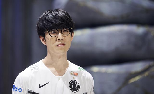 Astralis 在 PGL Astana 2025 的半决赛中以 2：1 自信地击败了 aurora 。